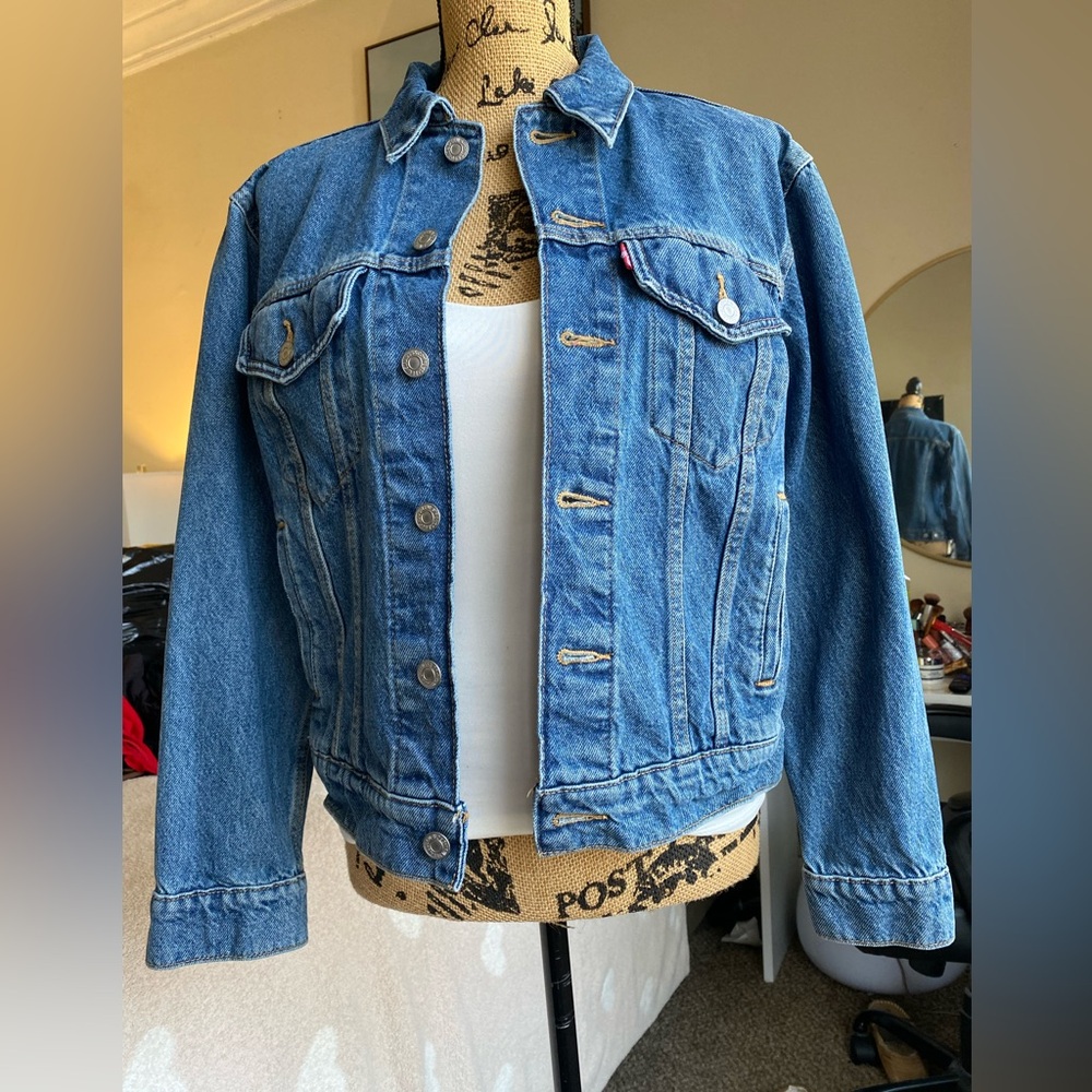 Levi's Classic Blue Denim Jean Jacket 100% Cotton